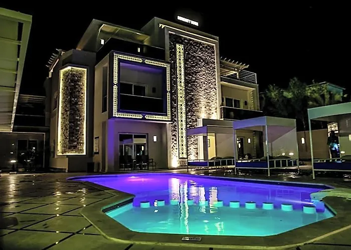 Aparthotel Serenity 4*