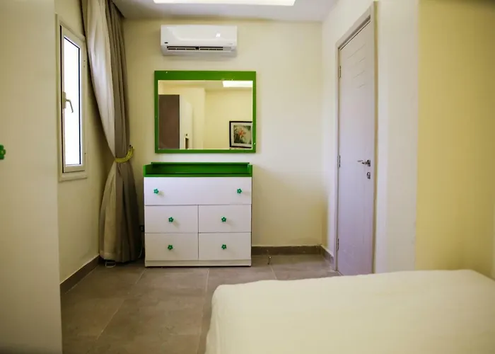 Serenity Aparthotel