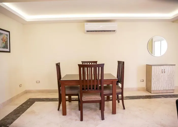 Aparthotel Serenity 4*