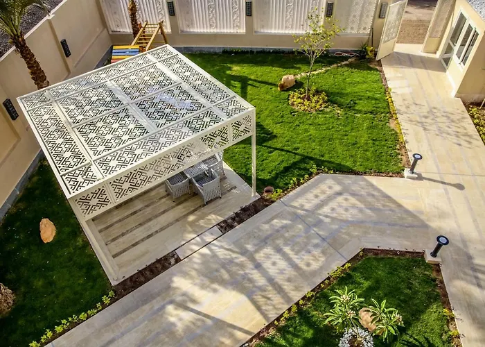 Aparthotel Serenity 4*